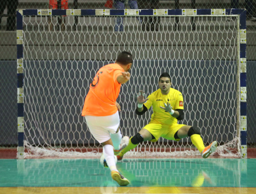 الميادين يتقدم بنك بيروت 2-1 في نهائي الصالات 